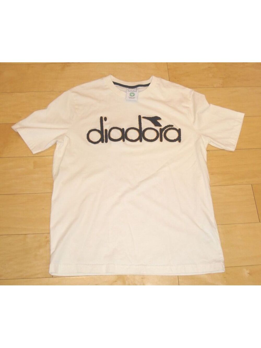 Diadora Cream Chenille embroidery / Appliqué Logo Cotton T-Shirt Men's Small